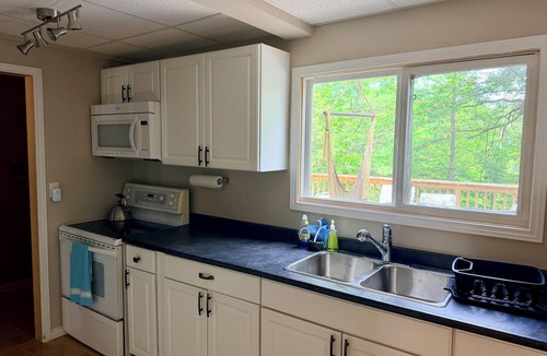 Frontenac Cottage | Whispering Shores Cottage