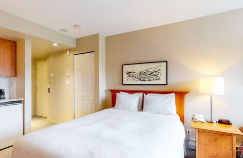 Whistler Village Hotel | Whistler - Whistler Peak Lodge 610