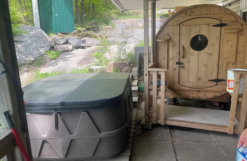 Madawaska Valley Cottage | White Fox Lakehouse new HOT TUB & SAUNA