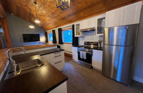 Golden Cabin | Winston Lodge