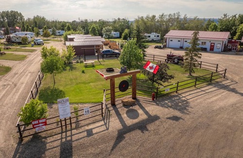 Stettler House | Winter-Ready Heated Glamping Tent | HydroSpa