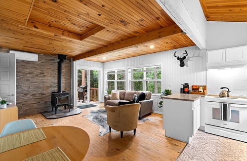Sainte-Anne-de-Kent House | Wooded Nature's Sasquatch River Retreats-Bigfoot Sanctuary