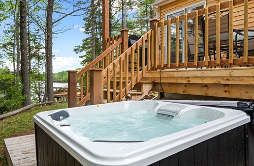 Sainte-Anne-de-Kent House | Wooded Nature's Sasquatch River Retreats-Bigfoot Sanctuary