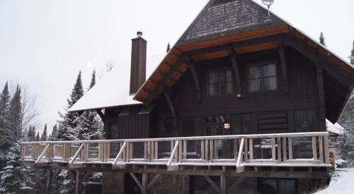 Lac-Superieur Ski Chalet | Woodsy Cabin Mont Tremblant