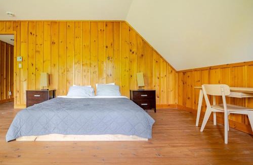 Lac-Superieur Ski Chalet | Woodsy Cabin Mont Tremblant