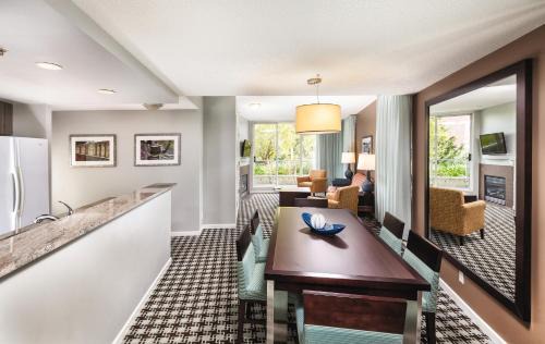 Inner Harbour Resort | WorldMark Victoria