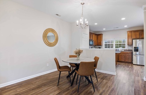 Durham House | Wynter Retreat: Lush Backyard｜Spacious 3B3B｜Garage Access｜Pet-Friendly #41970