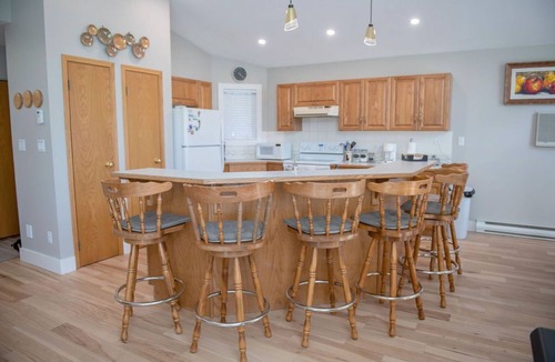 Windermere Cabin | Year-Round Getaway in Windermere B.C. - Enjoy the Lake and Mountains!
