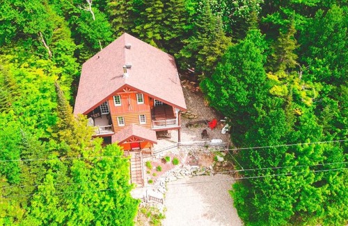 Notre-Dame-Auxiliatrice-de-Buckland Ski Chalet | Yeti-Rama - Spa prive au Massif du Sud