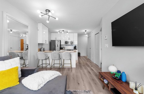 Midtown Toronto Condo | Yorkville Luxury Suite – Perfect for FIFA World Cup 2026 Guests