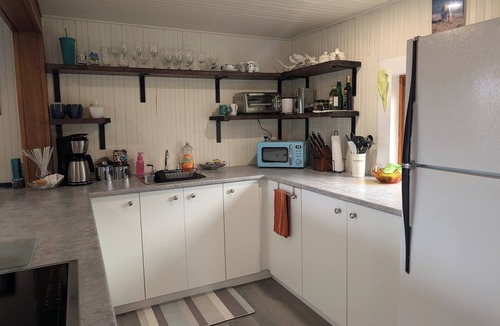 Langley Cottage | Your own private cottage on the mighty Fraser River!