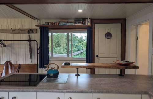 Langley Cottage | Your own private cottage on the mighty Fraser River!