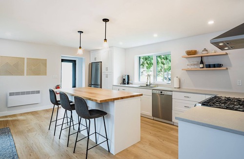 Revelstoke House | Your perfect mountain getaway/5 min from RMR