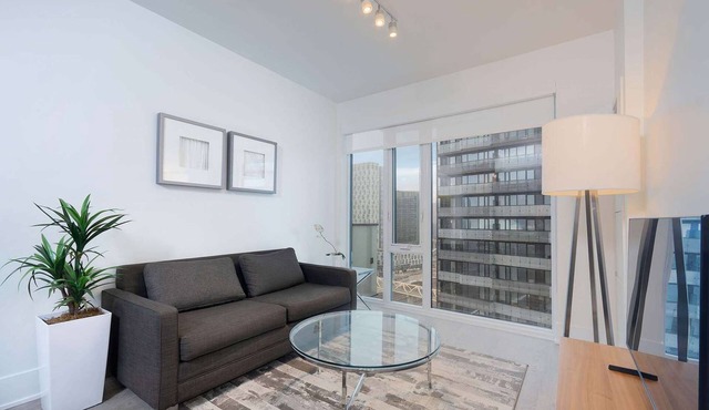 1 Bedroom/1 Bathroom Suite