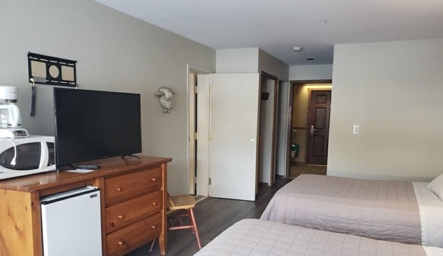 1 bedroom Apex Inn Condo