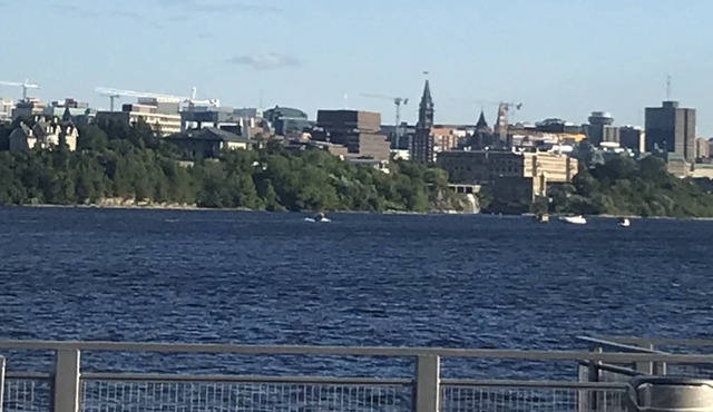 1 Bedroom with panoramic water and skyline views