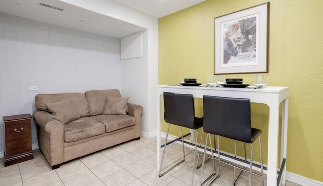 1 BR space just minutes away from Downtown Toronto