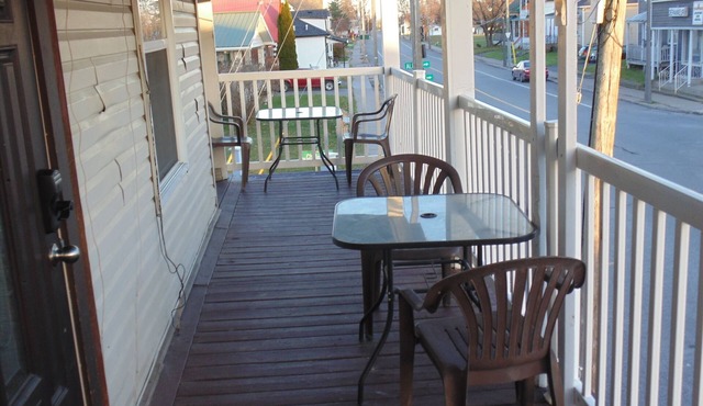 #1 Studio apartment with WiFi, AC in lovely Lefaivre, Ontario