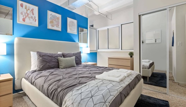 100 Year-Old Historic Brick 2BR Loft High Ceiling7