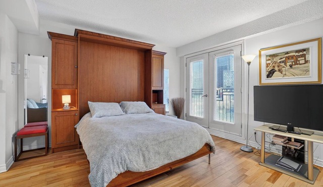 #136 Traditional & Stylish APT in Downtown