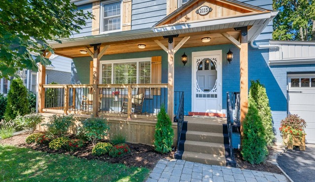 1Bedroom Lower Level unit |Ensuite laundry|Private