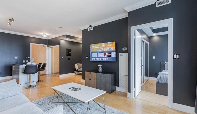 1BR Skyline Stay wiith Stylish Condo Near CN Tower