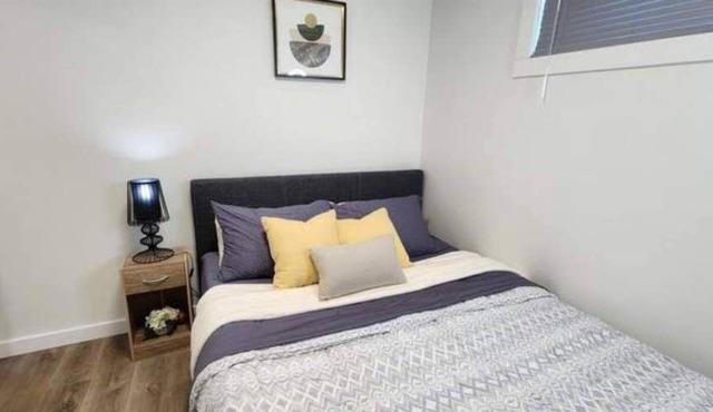 2 Bedroom Cozy Suite in Rosewood