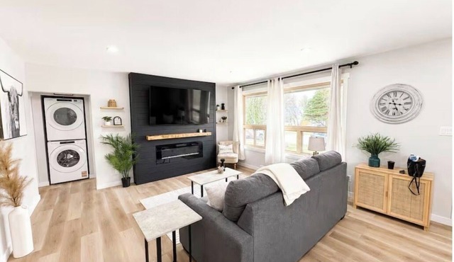2-bedroom house in perfect Brandon with cool AC and charm