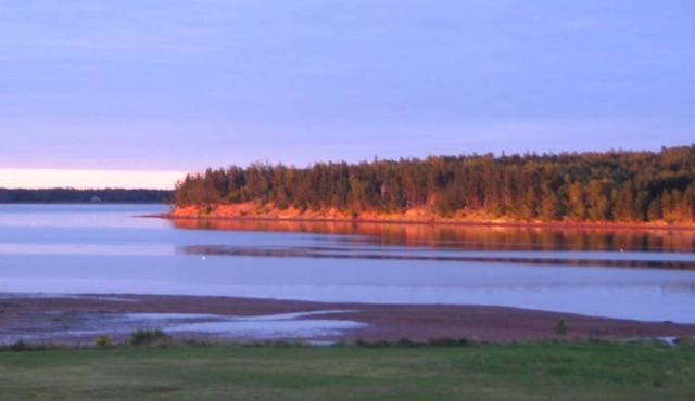 2 Bedroom Waterfront Cottage