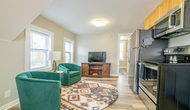 2 beds, trailer parking, direct snow & ATV trail access
