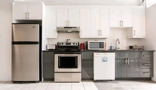 #2⭐PLAZA ST-HUBERT⭐️METRO JEAN-TALON⭐️JARRY PARK