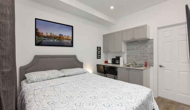 #202 Downtown's Exquisite Luxury Studio
