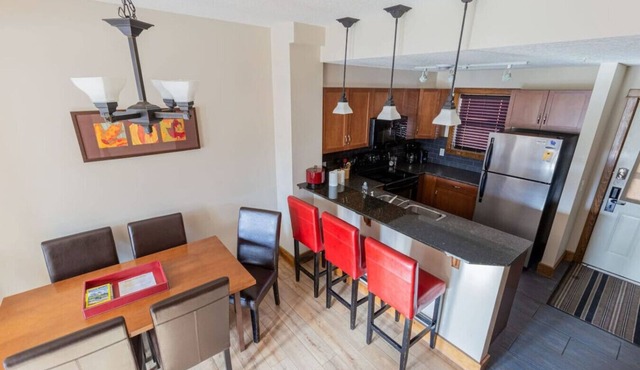 212 Canmore Chalet With Beautiful Mountain Views