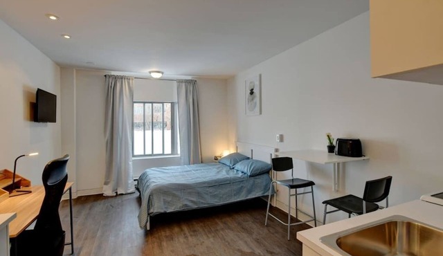 215 Studio Spacieux Laval, tout inclue, wifi, park