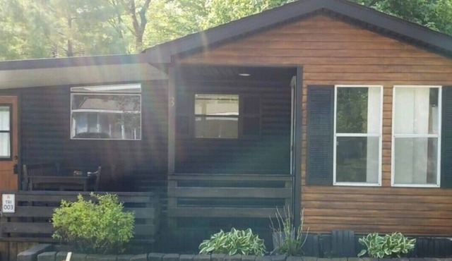 2BDRM Sherkston Shores Cottage. Steps to the Beach