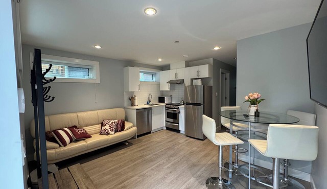 2BR Modern Suite - 20 mins to Downtown