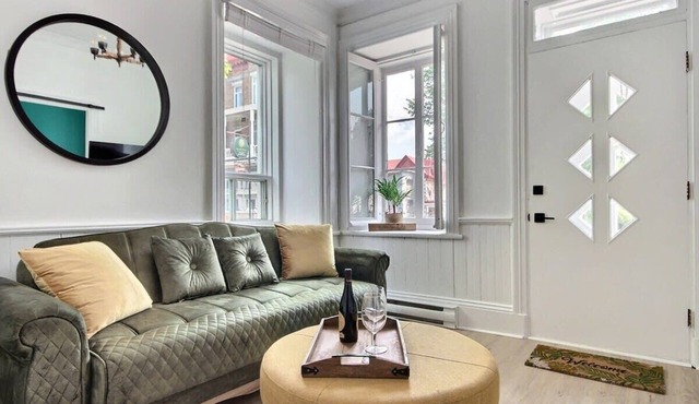 2BR w/Hot Tub & 2 Parking | 8 min to Old Quebec