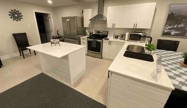3 Bedroom Cozy Family Home, Close to all amenities