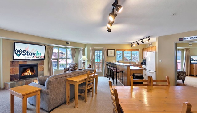 3 Bedroom Ski In/Out w Balcony & Views at Polaris