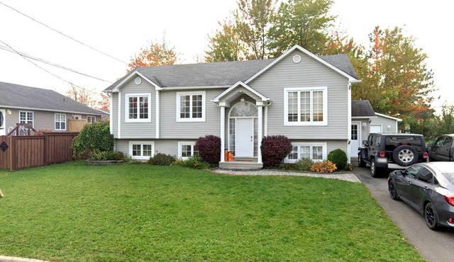 3 Bedroom Upper unit House n