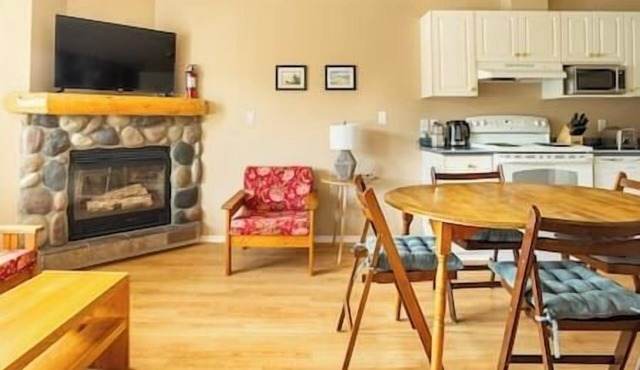 3 Level Condo - Nr Alpine Resort - Free Parking