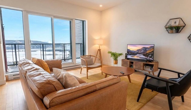 309 - Modern condo | River View & Pool