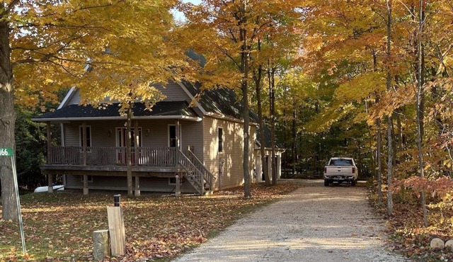 4 Bedroom Chalet Hike, Bike, Ski, Boat, ATV & Sled