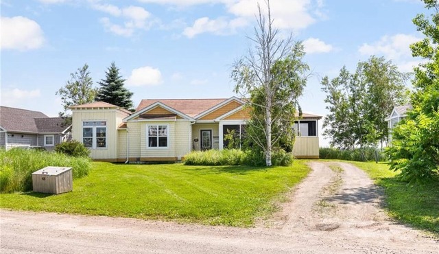 4-bedroom townhome in delightful Cocagne
