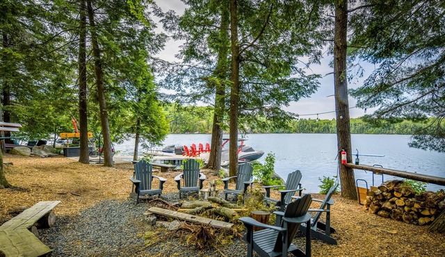 4 bedrooms and 3 bathrooms on Clear Lake!