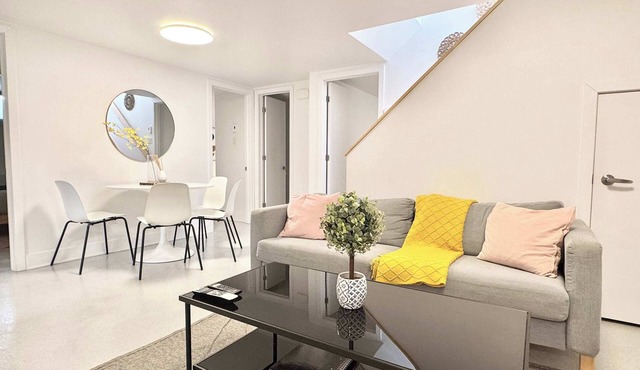 4 Large Rooms City Centre