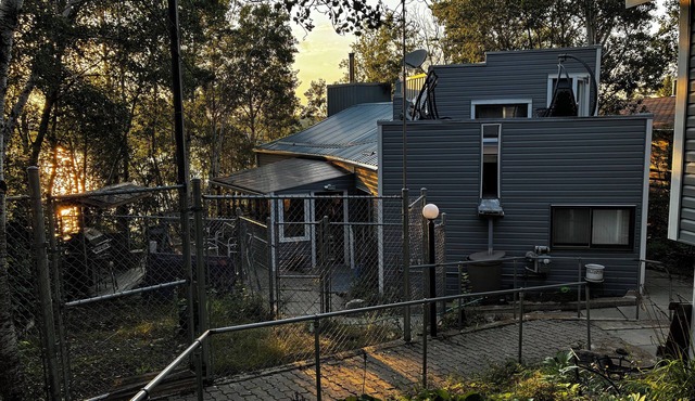 4 Season Lakefront Cabin Getaway Family Friendly!