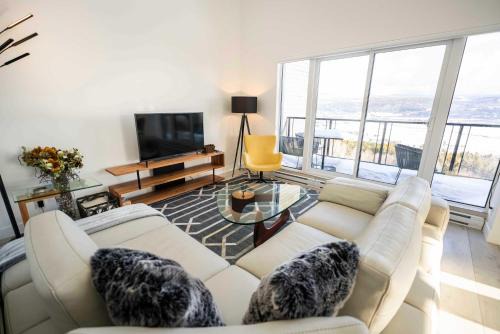 401 - High-End Condo - Incredible View and Pool