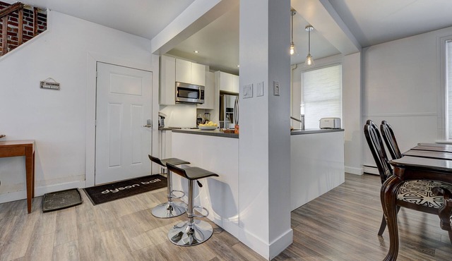 5 Bedrooms Location & 10 Minute Walk TO Old Québec