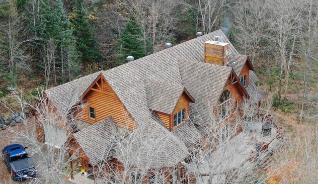 5 min to Tremblant Park and ski Resort. Ideal Retreat for Summer or Winter fun